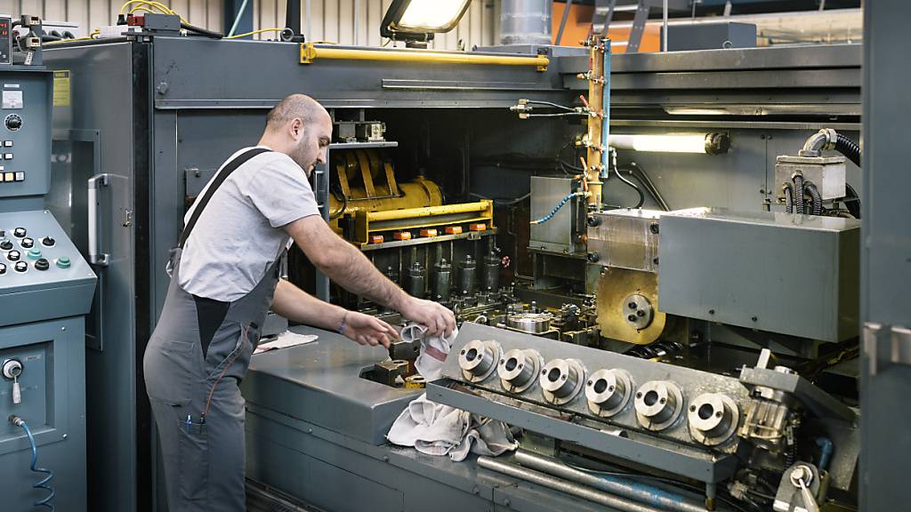 In den meisten Industrieunternehmen in der Schweiz läuft das Geschäft gut. Allerdings drücken steigende Kosten auf die Profitabilität, wie eine Studie zeigt.(Symbolbild)