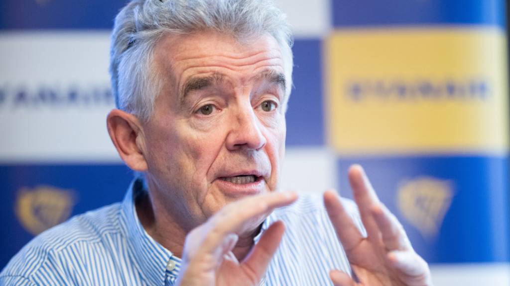 Ryanair-Chef Michael O'Leary rechnet trotz des Nahostkriegs bis zum Sommer 2027 nicht mit Kerosinengpässen in Europa. Die Preise dürften allerdings hoch bleiben. (Archivbild)