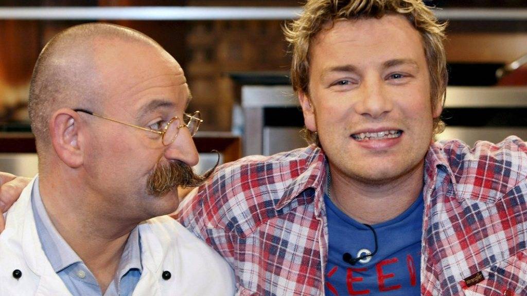 Horst Lichter (hier mit Berufskollege Jamie Oliver, rechts) mag es unkompliziert: Gehobene Kost ist dem TV-Koch «zu anstrengend» (Archiv).