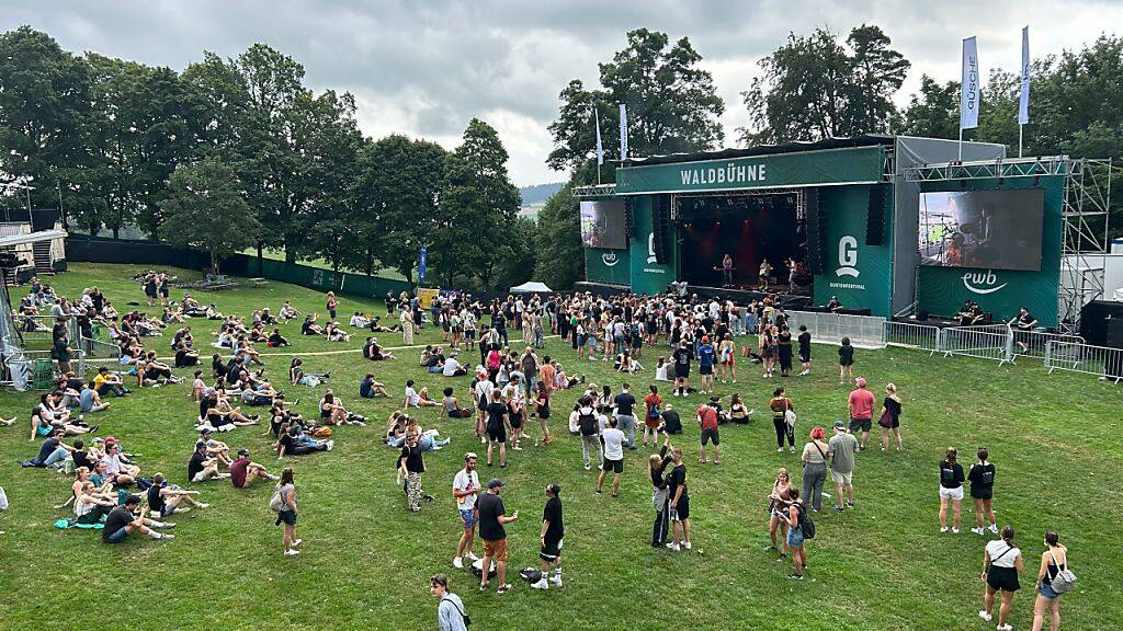 Die Zürcher Newcomer-Band Fräulein Luise war der erste Act auf der Waldbühne.