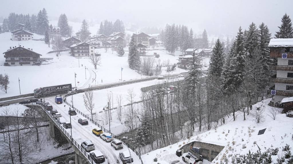 Erstes Abfahrtstraining der Frauen abgesagt