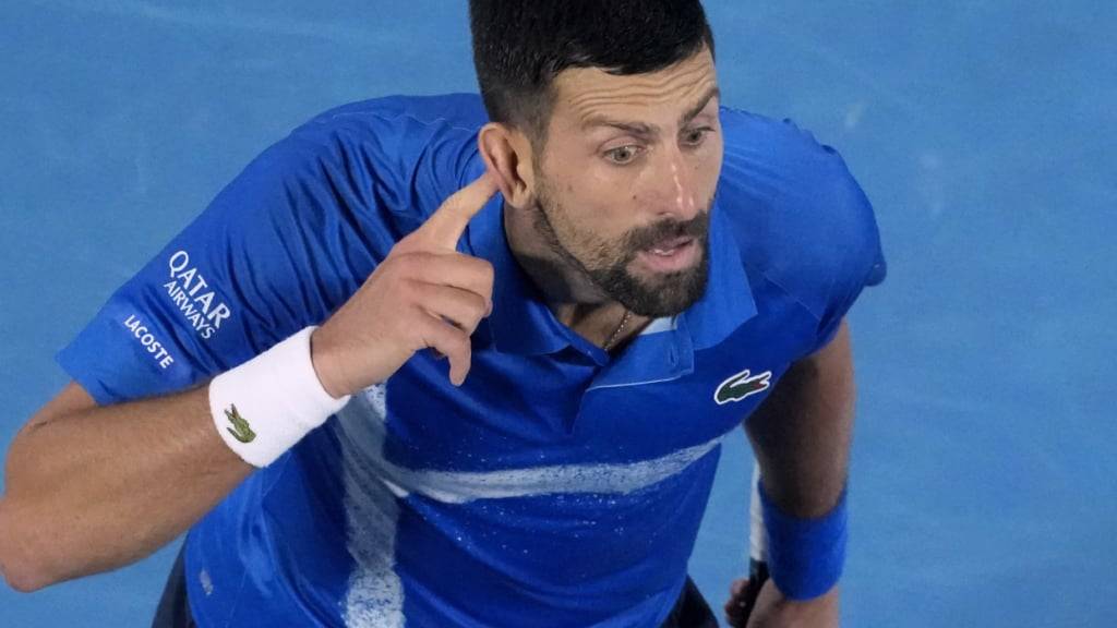 Novak Djokovic überrascht Carlos Alcaraz in vier Sätzen