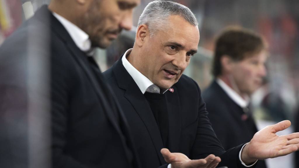 Jan Cadieux, Nationaltrainer seit neun Tagen, gewinnt mit der Schweiz sein erstes Heim-Länderspiel in Biel gegen Ungarn mit 6:1