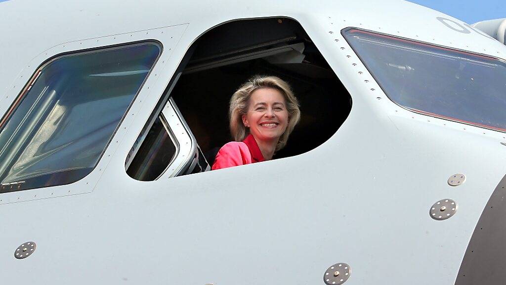 EU-Kommissionspräsidentin Ursula von der Leyen ist im vergangenen Jahr 23 Mal mit einem Privatjet geflogen. (Archivbild)