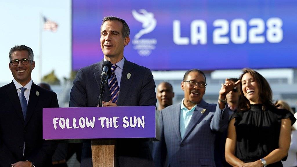 Eric Garcetti, Bürgermeister von Los Angeles, teilt seinen Leuten in Kalifornien mit, dass L.A. die Sommerspiele 2028 organisieren wird.