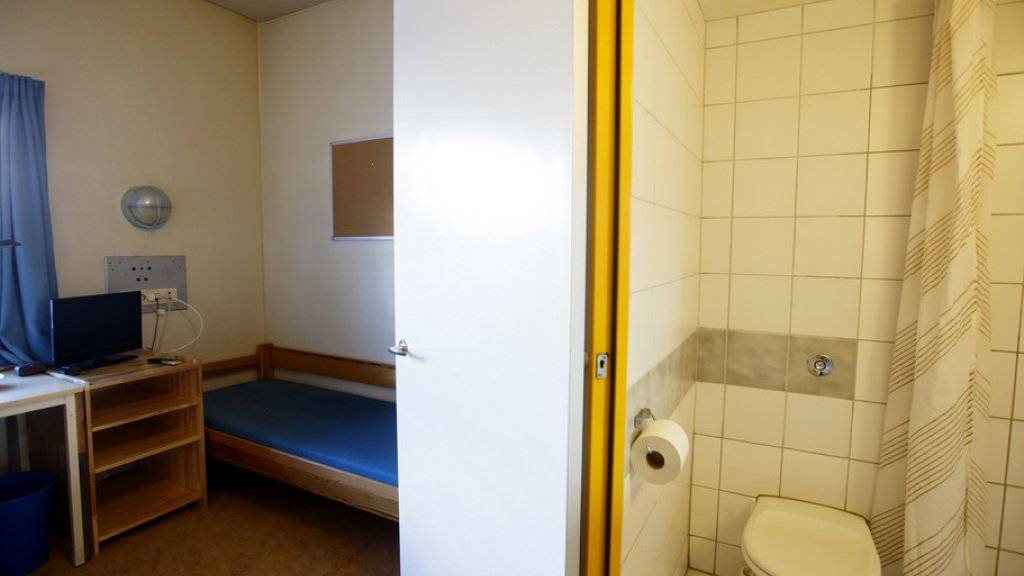 Blick in eine Zelle im Gefängnis von Skien, wo der Massenmörder Anders Behring Breivik in Isolationshaft ist.