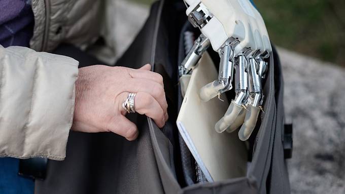 Neue Handprothesen vermitteln mehr Gefühl