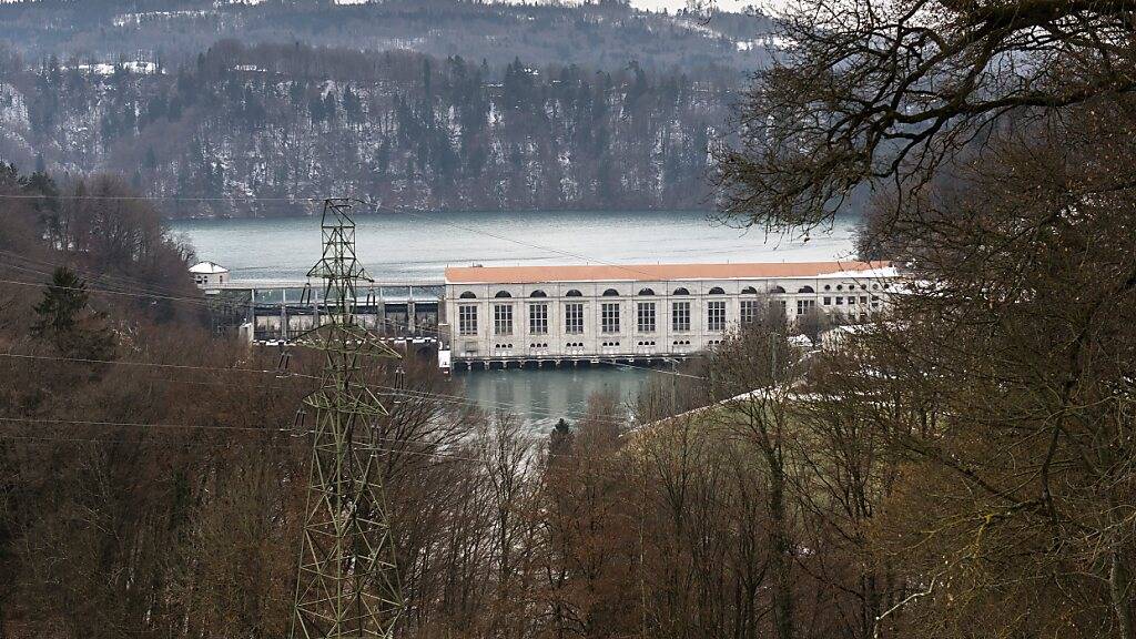 Von mehr Wasser profitiert: Das von der BKW betriebene Wasserkraftwerk Mühleberg. (Archivbild)