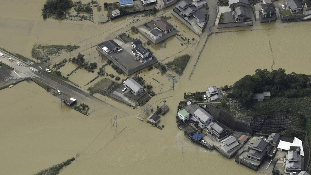 Luftaufnahme eines überschwemmten Gebiets in Nobeoka in der Präfektur Miyazaki. Der Wirbelsturm «Malaka» hat starken Regen in das südliche Japan gebracht.