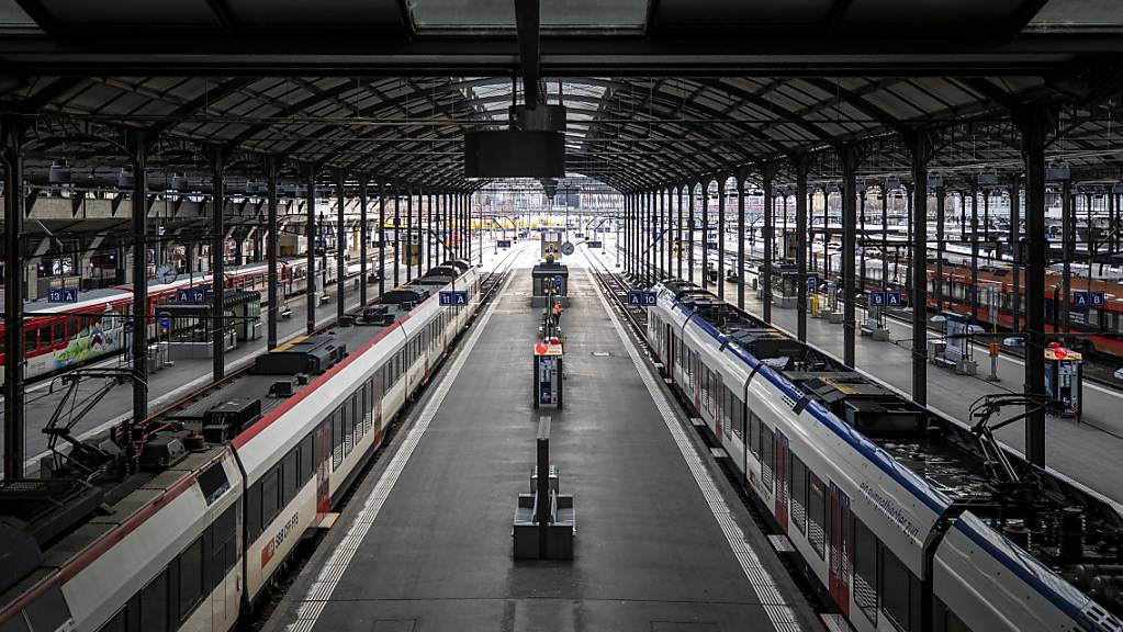 Die verschärften Massnahmen zeigen Wirkung:  Blick in den Luzerner Bahnhof.