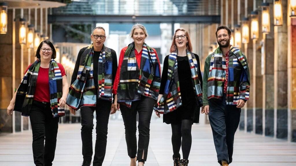 Die Ausgezeichneten: Bettina Burri (Hauptpreis), Urs Rust (Ehrenpreis), Jasmin Leuze (Hauptpreis), Isabelle Hauser (Hauptpreis) sowie Severin Hofer (Anerkennungspreis).