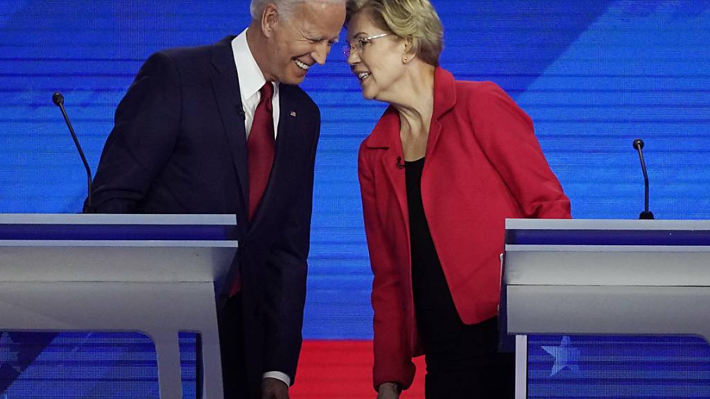 Sind sich im internen Rennen der US-Demokraten für die Präsidentschaftskandidatur auf den Fersen: der frühere US-Vizepräsident Joe Biden und die Senatorin Elizabeth Warren aus Massachussetts. (Archivbild)