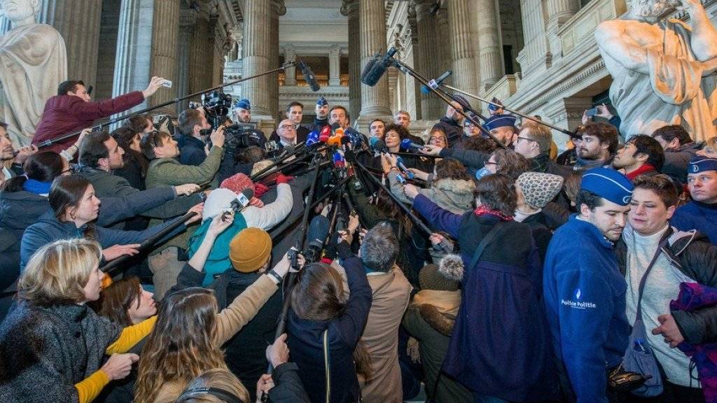 Grosses Medieninteresse am Freitag in Brüssel für die Erklärungen des Anwalts von Puigdemont.