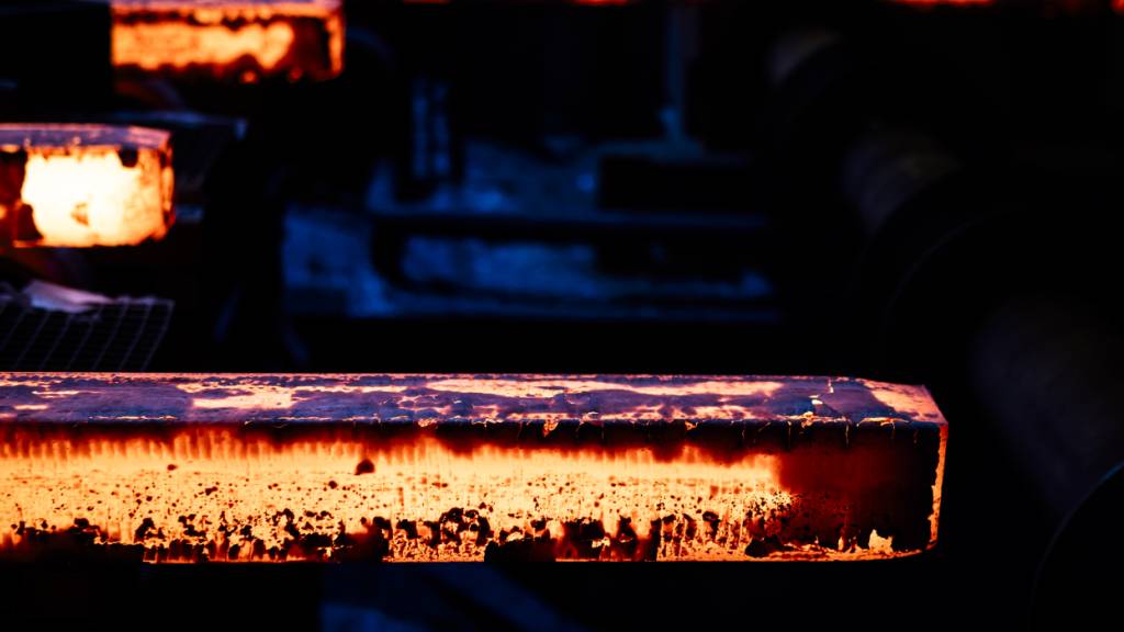Swiss Steel sieht eine Bilanzsanierung und einen Stellenabbau in Deutschland vor. (Archivbild)