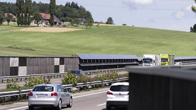 Bundesrat will Solaranlagen an Autobahnen und Bahnlinien ausbauen