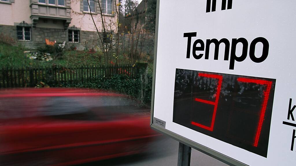 In der Gemeinde Wauwil wird auf Höhe des Schulhauses immer wieder das Tempo überschritten. (Symbolbild)