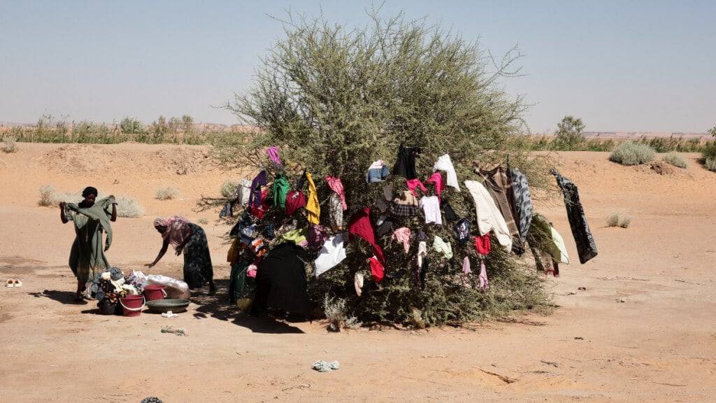 Die weltweit grösste humanitäre Katastrophe hat sich weiter zugespitzt: Flüchtlinge aus dem durch die Rebellen eroberten Al-Faschir im Sudan.