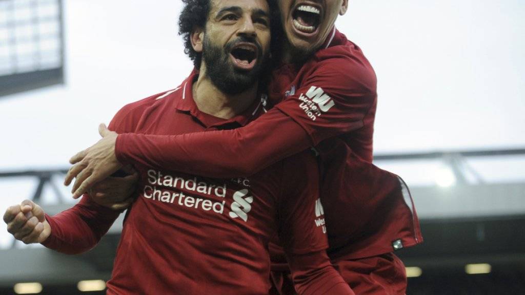 Die späte Erlösung in Anfield: Mohamed Salah und Roberto Firmino jubeln über das 2:1 von Liverpool gegen Tottenham Hotspur