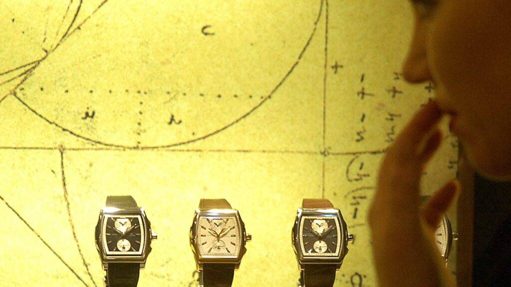 Der Schmuck- und Uhrenkonzern Richemont hat im vergangenen Jahr zwar etwas mehr Umsatz erzielt, der Betriebsgewinn im fortgeführten Geschäft ist allerdings gesunken. (Archivbild)