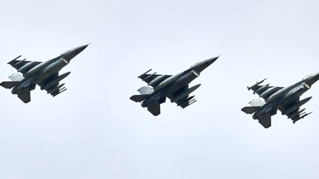 ARCHIV - F16-Kampfjets. Foto: Georg Wendt/dpa/Archiv