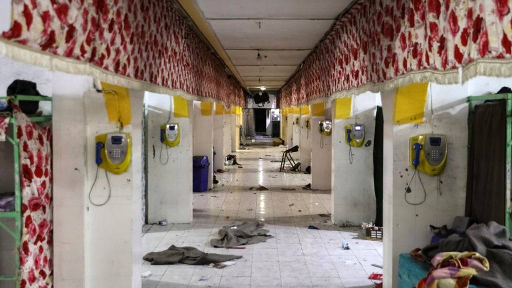 ARCHIV - Der Ort von Zusammenstößen in einer Abteilung des Evin-Gefängnisses. Bei einem Großbrand in dem Gefängnis, in dem politische Gefangene und Regierungsgegner untergebracht sind, sind nach Angaben der iranischen Justiz vier Insassen gestorben. Foto: Koosha Mahshid Falahi/Mizan News Agency/AP/dpa