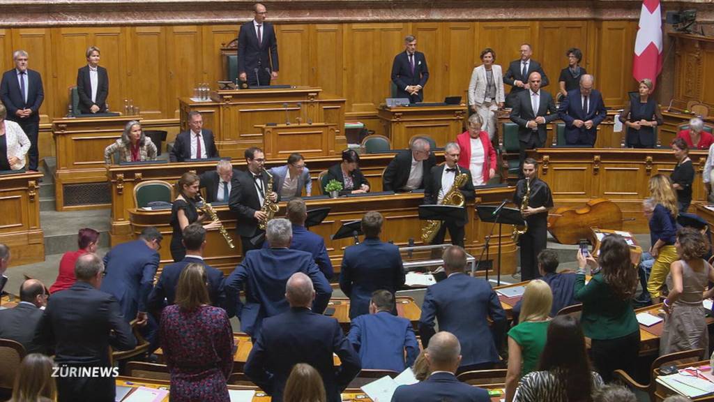 Misstöne bei Nationalhymne im Bundeshaus