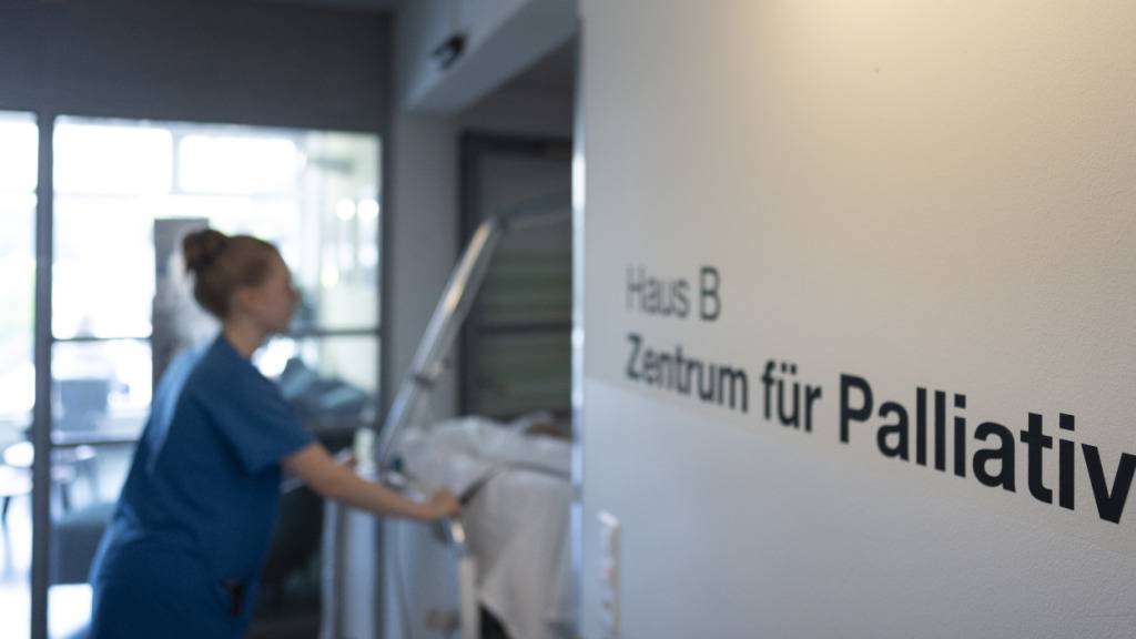 Kanton Zürich baut Palliativangebot für Pflegeheime aus
