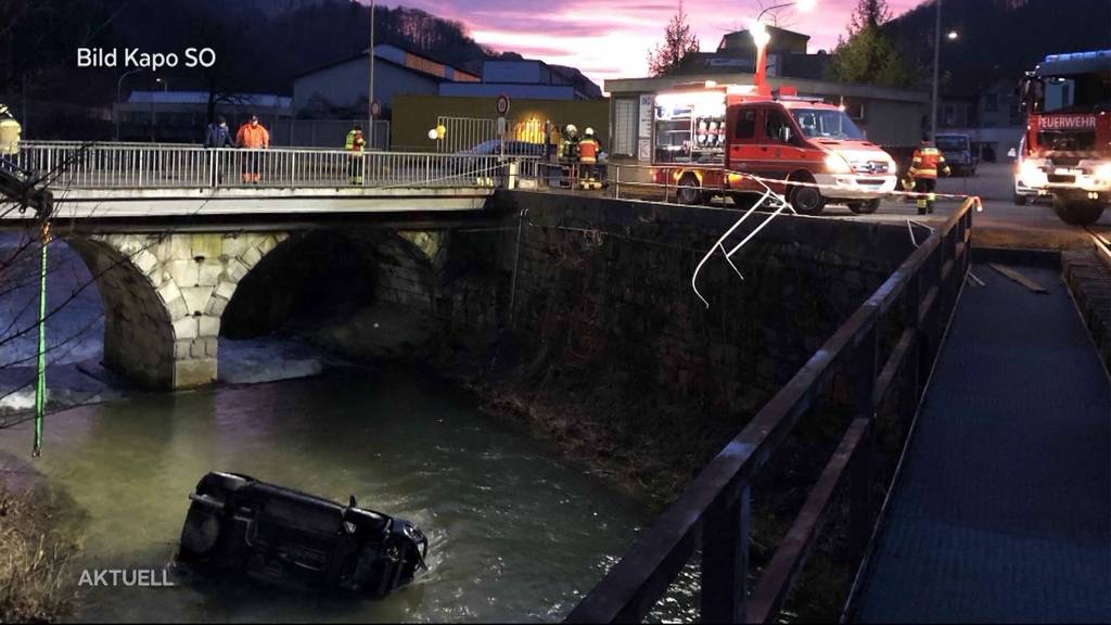 Balsthal: Auto landet nach Selbstunfall in Fluss