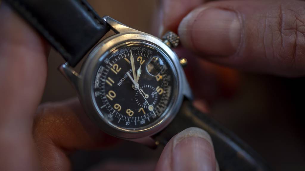 In der Nacht auf Sonntag werden die Uhren um 3.00 Uhr auf 2.00 Uhr zurückgestellt. (Symbolbild)