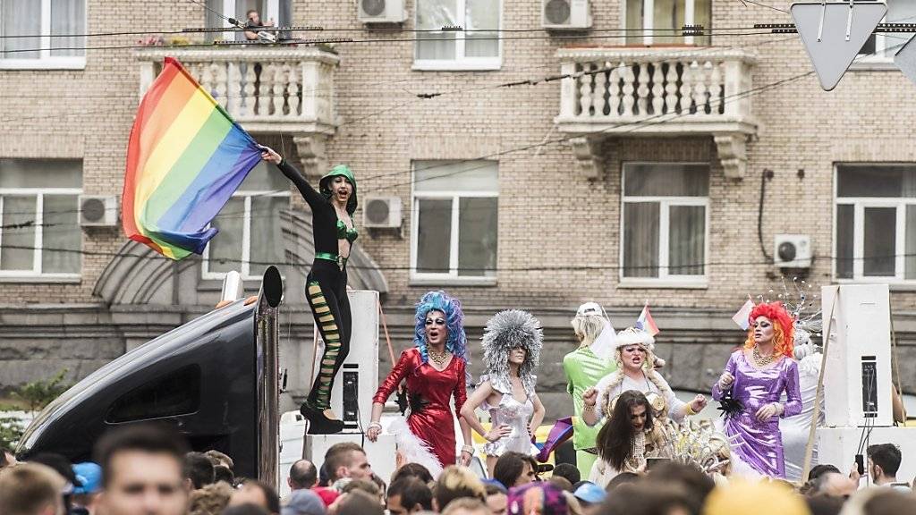 Die bunte Demonstration in Kiew für die Rechte von Homosexuellen stand unter grossem Polizeischutz.