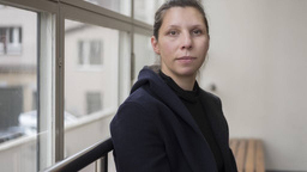 Die in Zürich lebende Autorin Gianna Molinari wird mit dem ZKB Schillerpreis 2024 ausgezeichnet. Die Ehrung erhält sie für ihren zweiten Roman «Hinter der Hecke die Welt». (Archivbild)