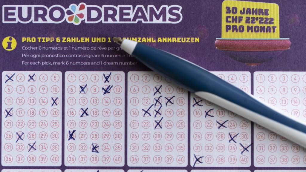 Zwei glückliche Mitspielende erhalten eine monatliche Zahlung von 2222 Franken während fünf Jahren dank der Ziehung von Eurodreams vom Montag.