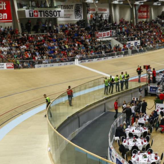 Bahnrad Elite fährt im Velodrome um den Europameister-Titel