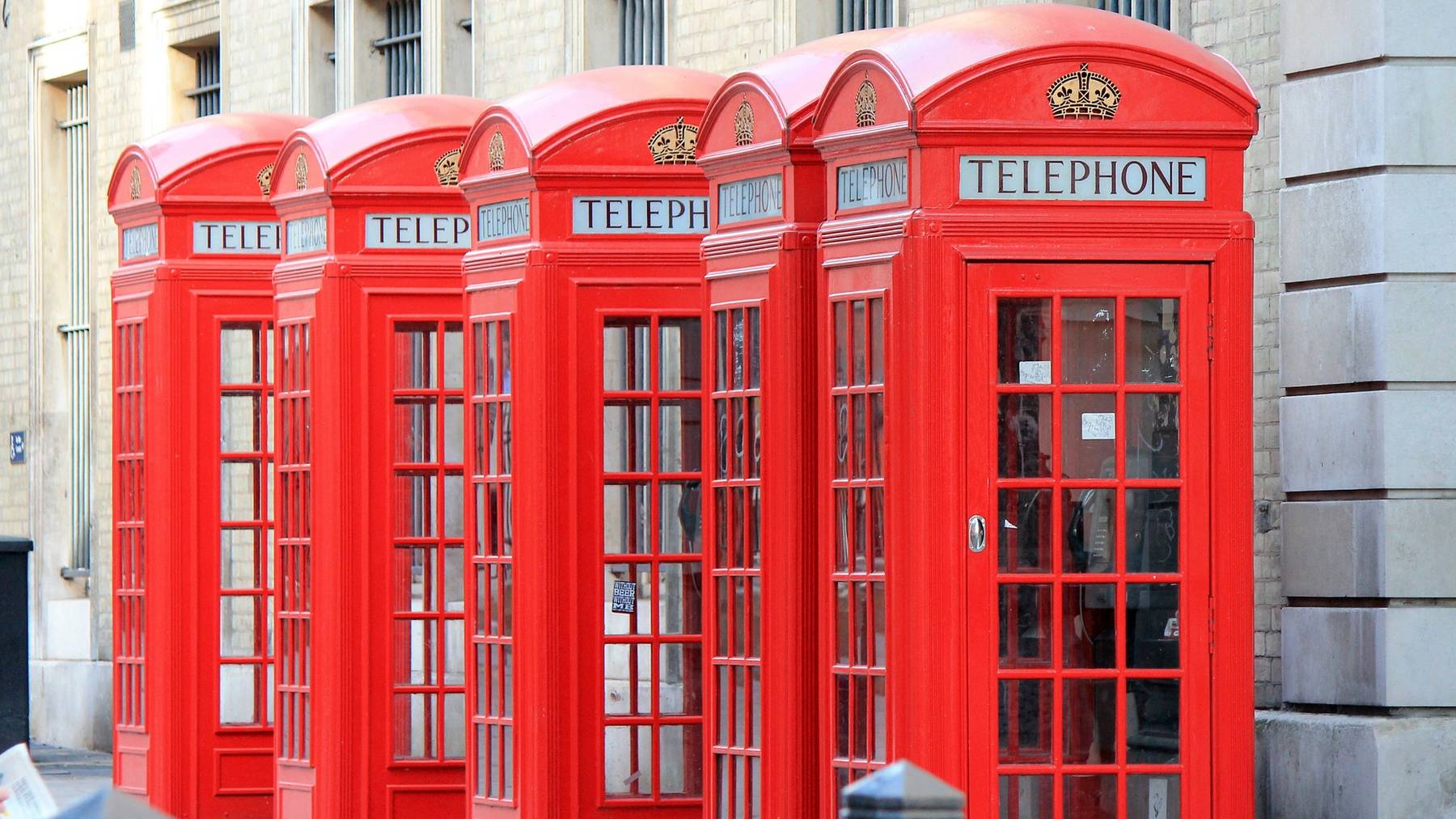 telephone-booths-256713_1920