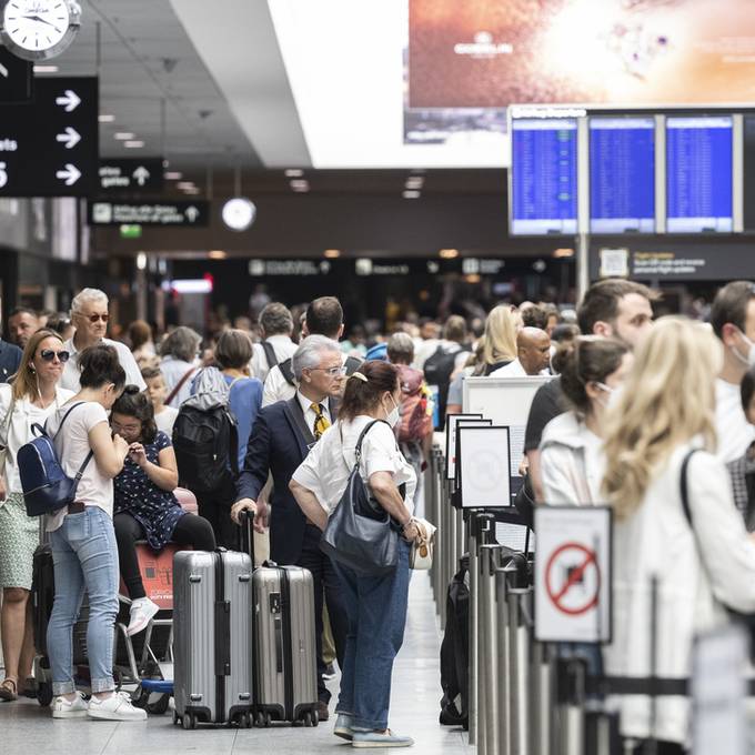 Sicherheitskontrollen am Flughafen Zürich dauern derzeit länger als normal