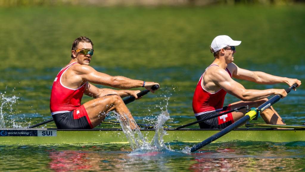 Jonah Plock (links) und Patrick Brunner rudern an der WM in Schanghai im A-Final