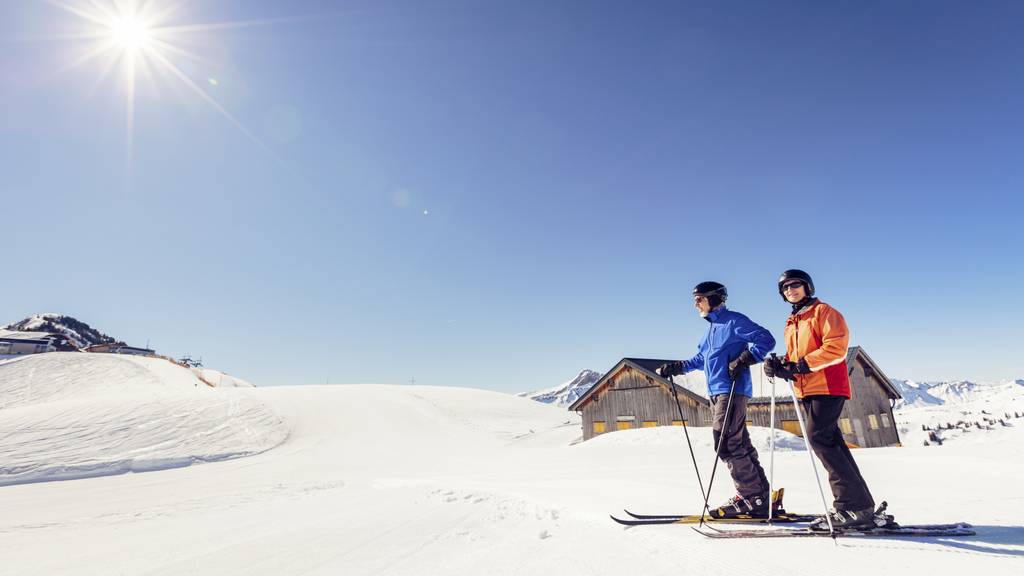 Auch kleinere Skigebiete haben einiges zu bieten und lohnen für einen Ski-Abstecher