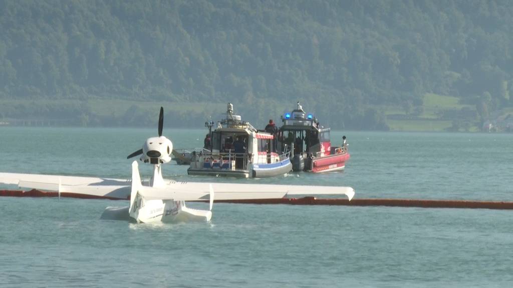 Flugzeug stürzt in den Zugersee