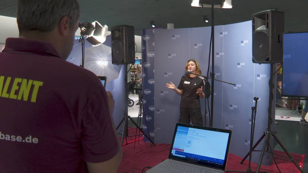 In der Shopping Arena sucht eine deutsche Produktionsfirma nach neuen Talenten