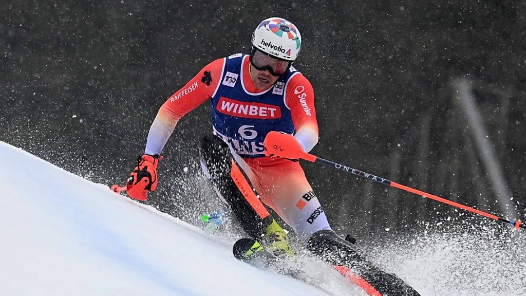 Daniel Yule kämpft im Slalom von Bansko mit den schwierigen Bedingungen