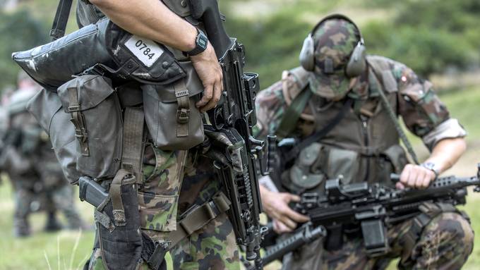 Schweizer Armee entlässt fünf Elitesoldaten