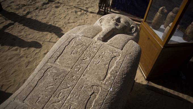 Archäologen finden antike Totenstadt