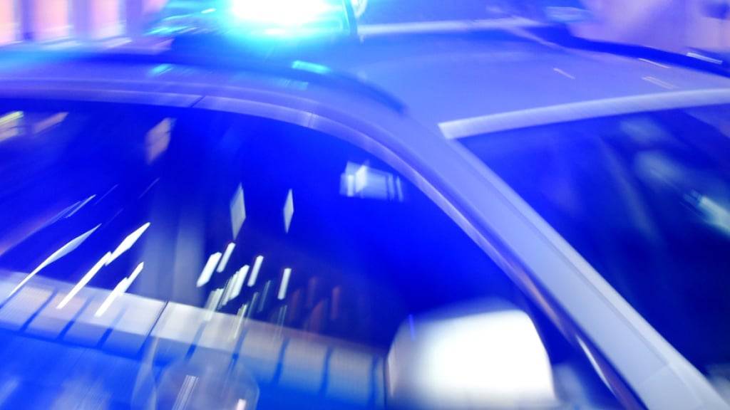 Am Samstag rückte die deutsche Polizei zu einem tödlichen Rennunfall auf dem Flugplatz Zweibrücken in Rheinland-Pfalz aus. (Symbolbild)