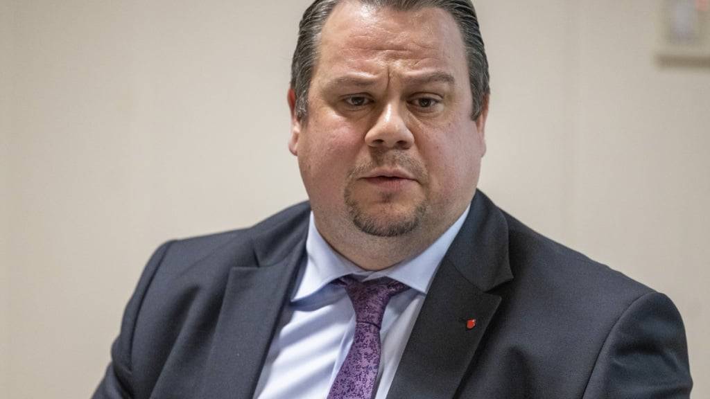 Der Schwyzer Regierungsrat Xaver Schuler (SVP) hat eine Teilrevision des Justizgesetzes in die Vernehmlassung gegeben. (Archivbild)