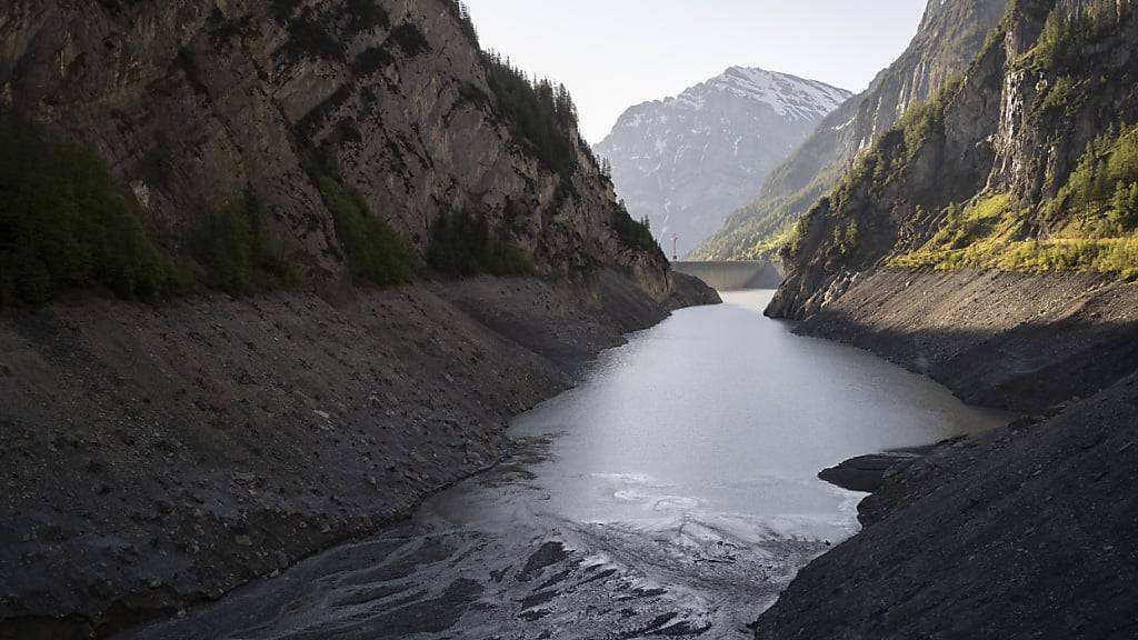 Blick auf den Gigerwald-Stausee: Der Kanton St. Gallen will den Anteil der Stromproduktion aus erneuerbaren Energien erhöhen. (Archivbild)