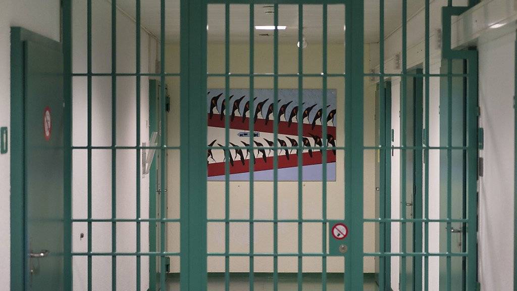 Der Lebensabend hinter Gittern: Auf die Bedürfnisse alternder und sterbender Inhaftierten ist der Strafvollzug nicht eingestellt. (Symbolbild)