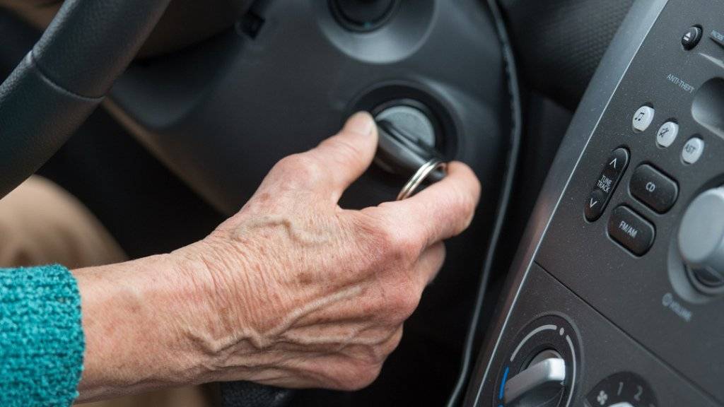 Seniorinnen und Senioren sind nicht überdurchschnittlich oft für Verkehrsunfälle verantwortlich. (Symbolbild)