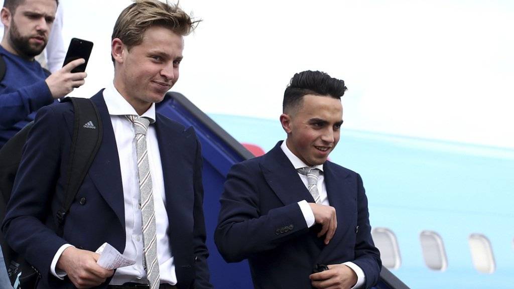 Ajax Amsterdams Abdelhak Nouri (rechts) brach in einem Testspiel zusammen