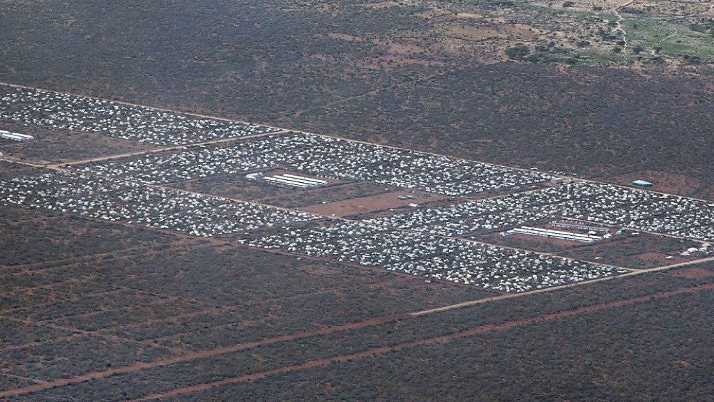 Blick aus dem Helikopter auf das weltgrösste Flüchtlingslager Dadaab im Nordosten Kenias. (Archiv)