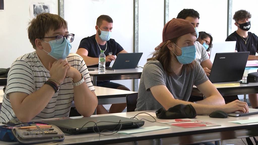 Trotz hohen Fallzahlen: Normaler Schulbeginn für Volks- und Mittelschule